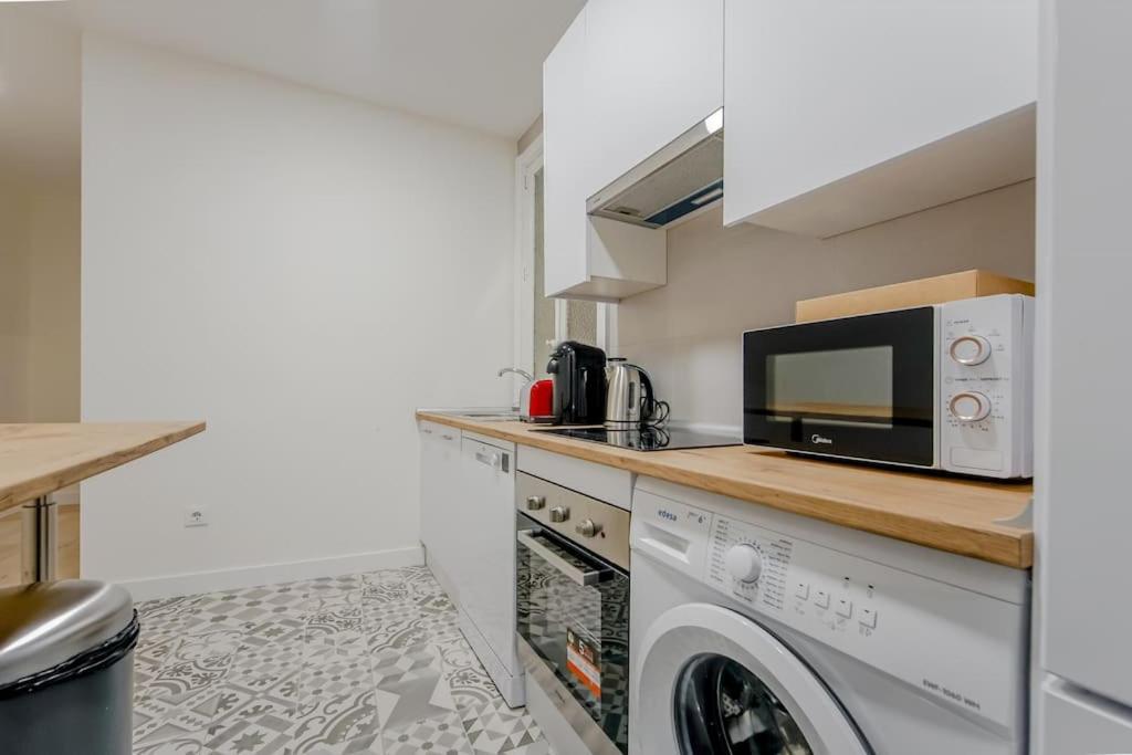 Modern Apt Para 6Px En La Plaza De Tirso De Molina Madrid Bagian luar foto